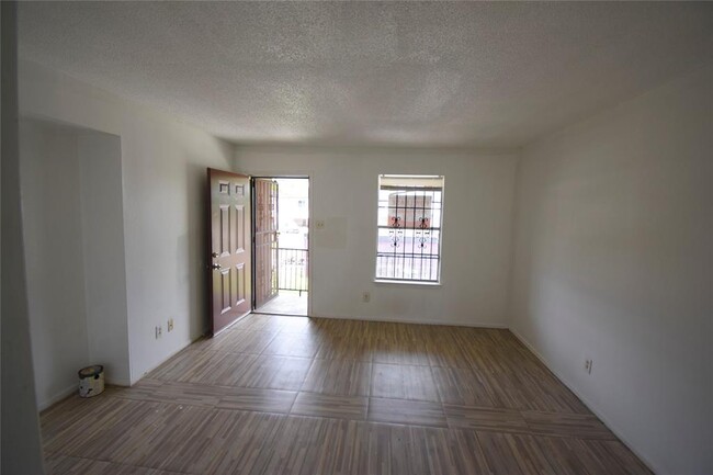 Building Photo - 4353 Brinkley St