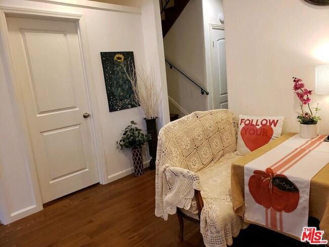 Building Photo - 1821 W 12th Pl