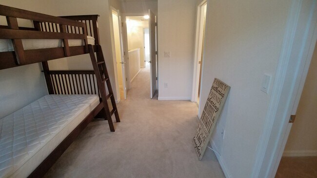 Building Photo - Beautiful Furnished 2/2.5  Pool View Condo x Rent Close to Universities.