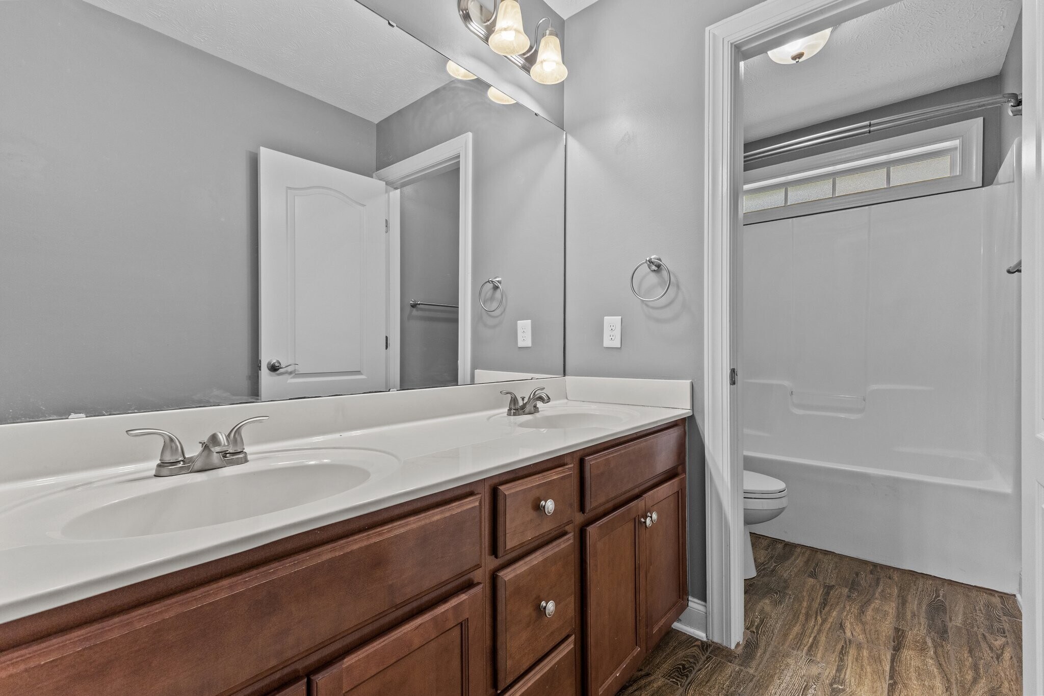 Building Photo - 768 Riverbirch Dr