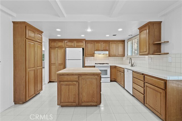 Building Photo - 1422 N Harwood St