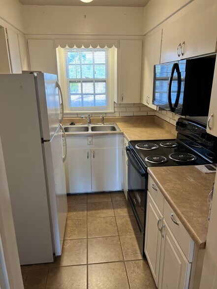 Building Photo - 1210 W Murdock St