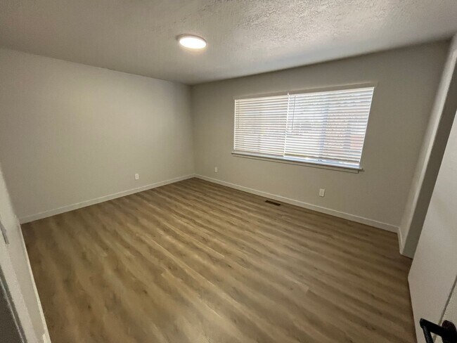 Building Photo - Completely Remodeled 2-Bedroom Duplex Unit by Provo River Trail