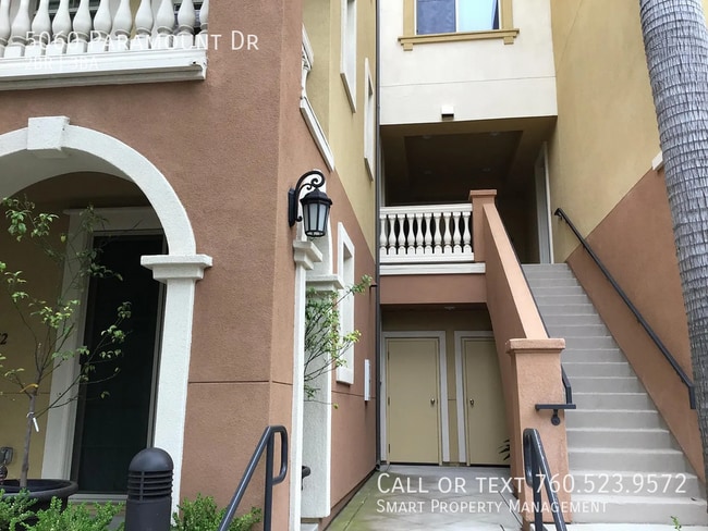 Building Photo - 5060 Paramount Dr