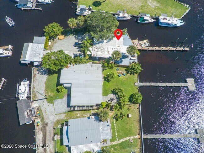 Building Photo - 3965 Canal Dr