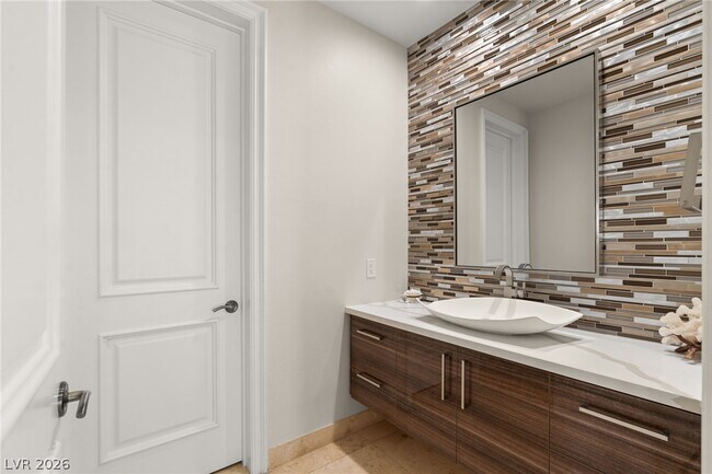 Building Photo - 1635 Liege Dr