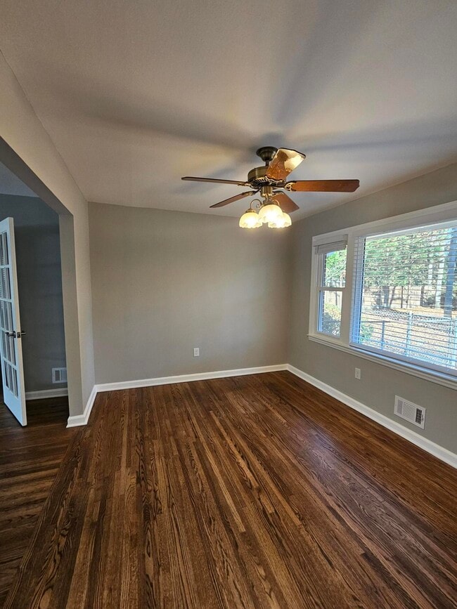 Building Photo - 384 Mimosa Cir