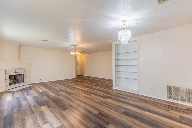 Building Photo - 7910 Lattimer Pond