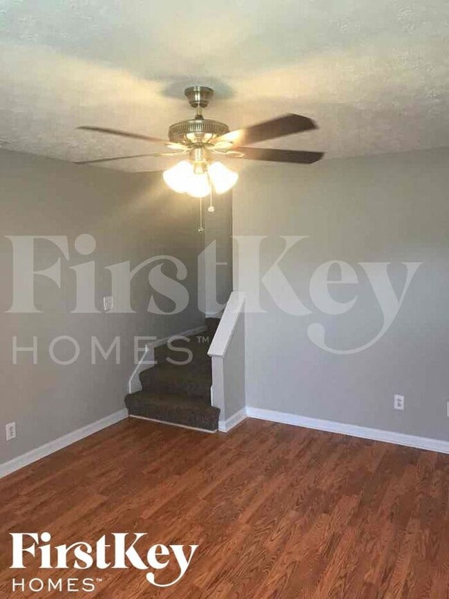 Building Photo - 246 Marsh Glen Dr