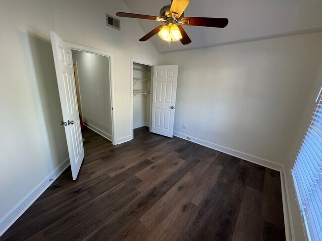 Building Photo - Updated House in Hampton Park!
