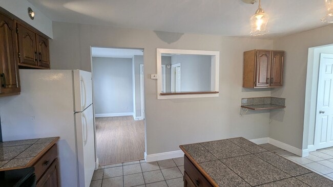 Building Photo - 2 Silver Pl