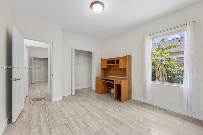 Building Photo - 1273 Scarlet Oak Cir