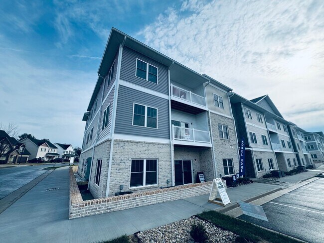 Building Photo - THE CROWN AT CORNESTONE