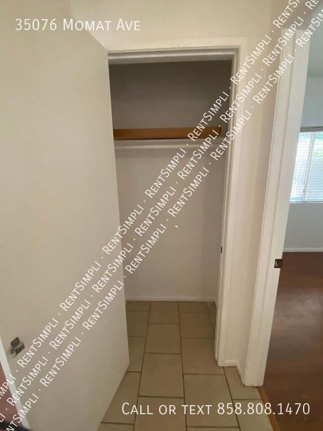 Building Photo - 35076 Momat Ave