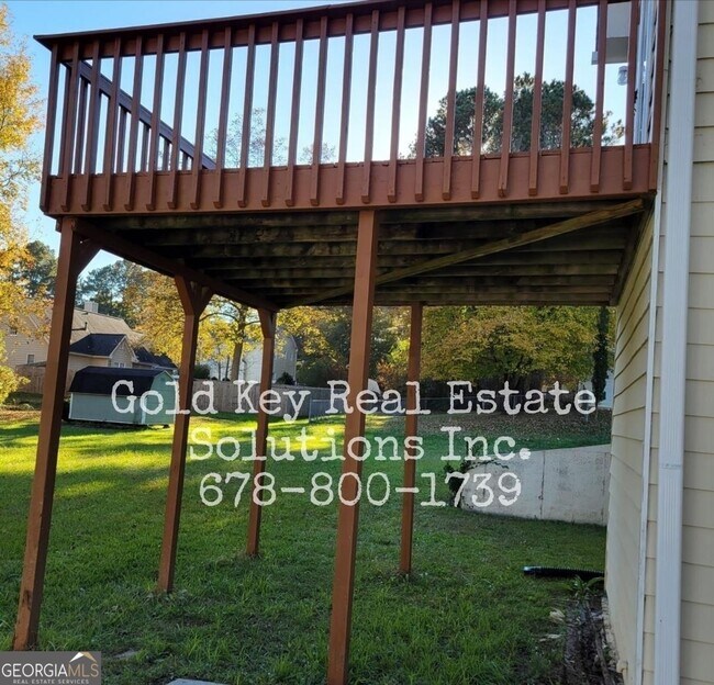 Building Photo - 915 Burning Bush Dr