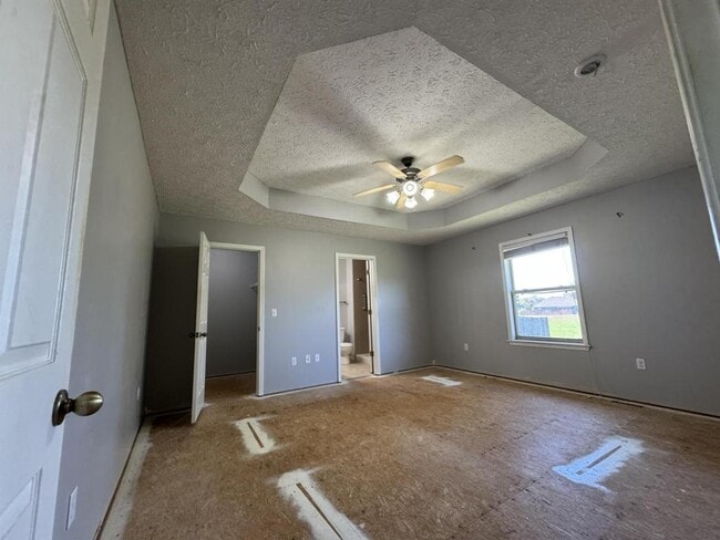 Building Photo - 5709 N 12th Ave