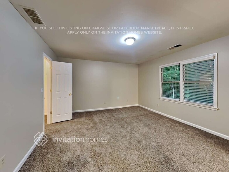 Building Photo - 2123 Amherst Trail SE