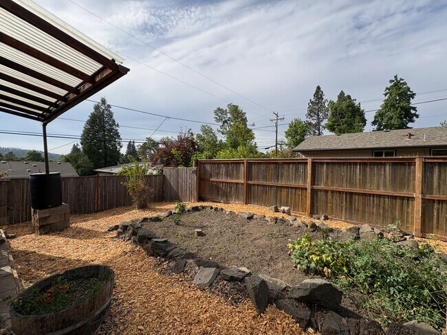 Building Photo - 3230 Onyx St