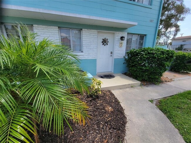 Building Photo - 1887 Hyde Park St