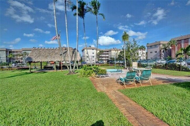 Building Photo - 8101 SW 24th Ct
