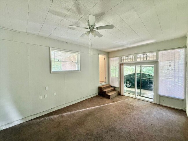 Building Photo - 2801 Ashe St