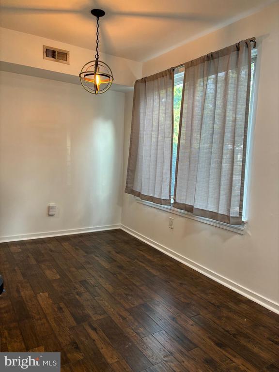 Building Photo - 101 Gregorys Way