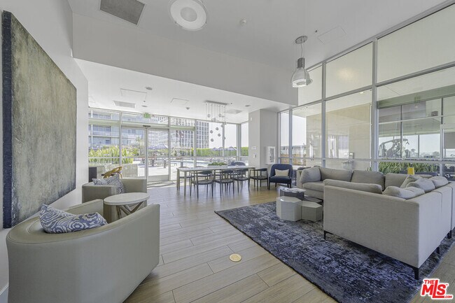 Building Photo - 3785 Wilshire Blvd