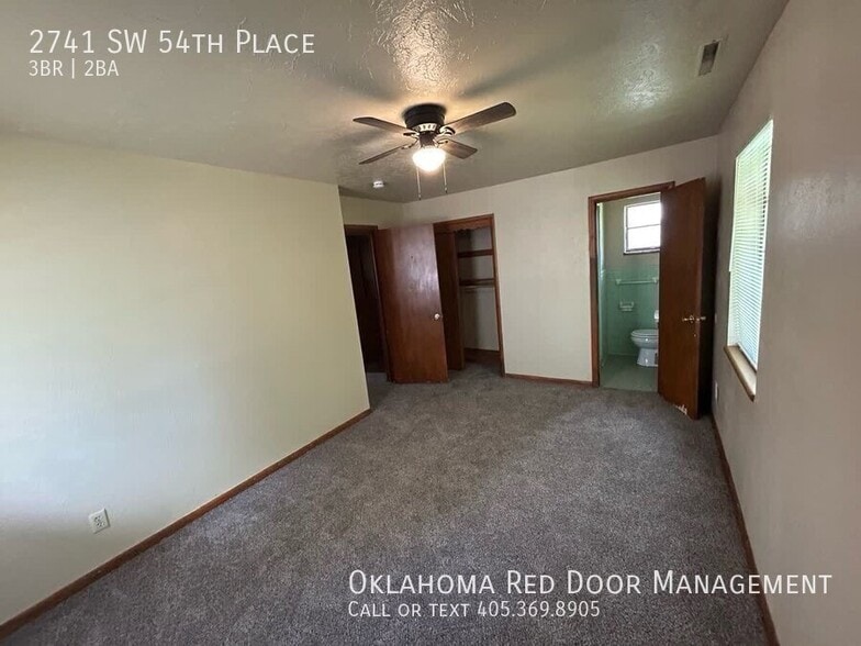 Building Photo - 2741 SW 54th Pl