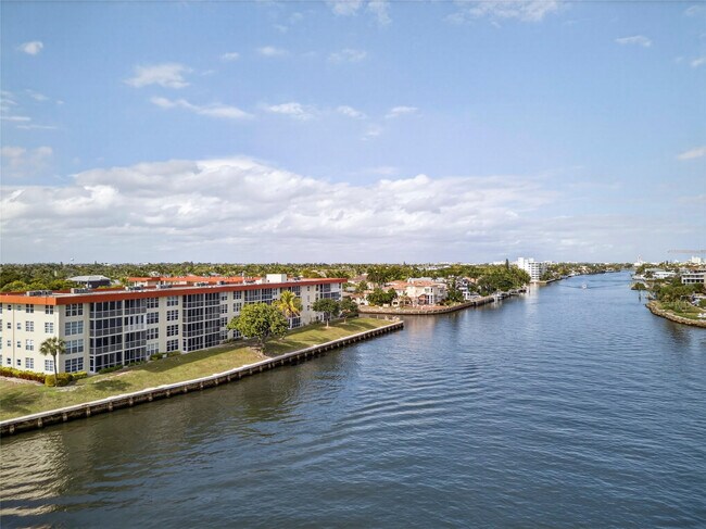 Building Photo - 3180 NE 48th Ct