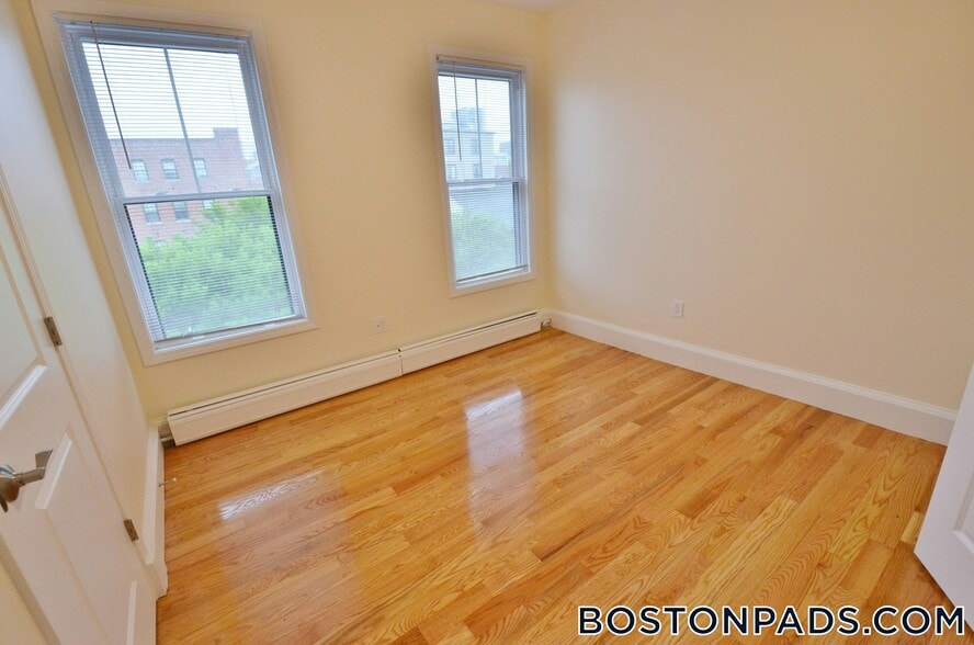 Building Photo - 35 Brookline St