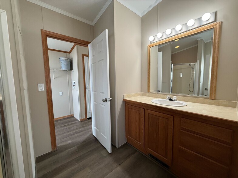 Building Photo - 11701 Cascade Cir