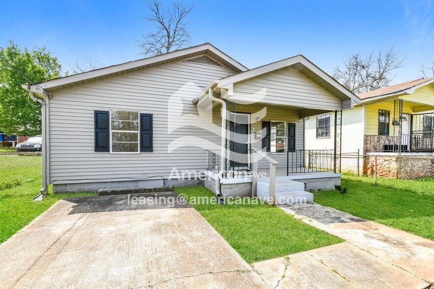 Building Photo - 2205 Powderly Ave SW