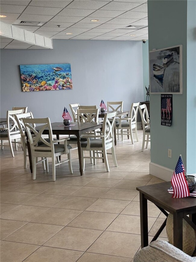 Building Photo - 3880 N Hwy A1A