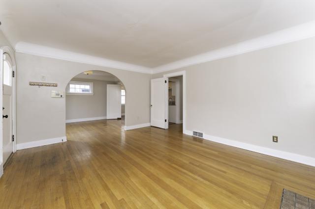 Building Photo - 4 bedroom in Seattle WA 98103