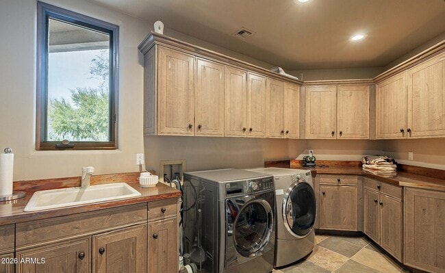 Building Photo - 34068 N 79th Way