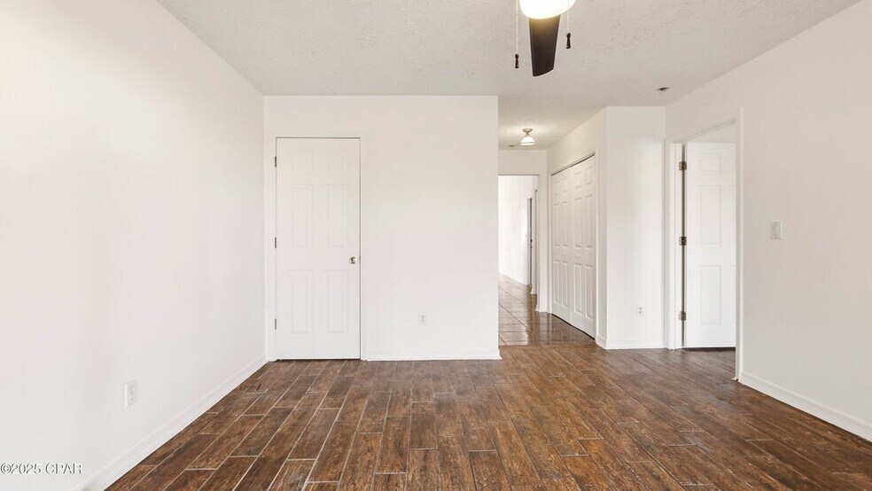Building Photo - 3104 Meadow St