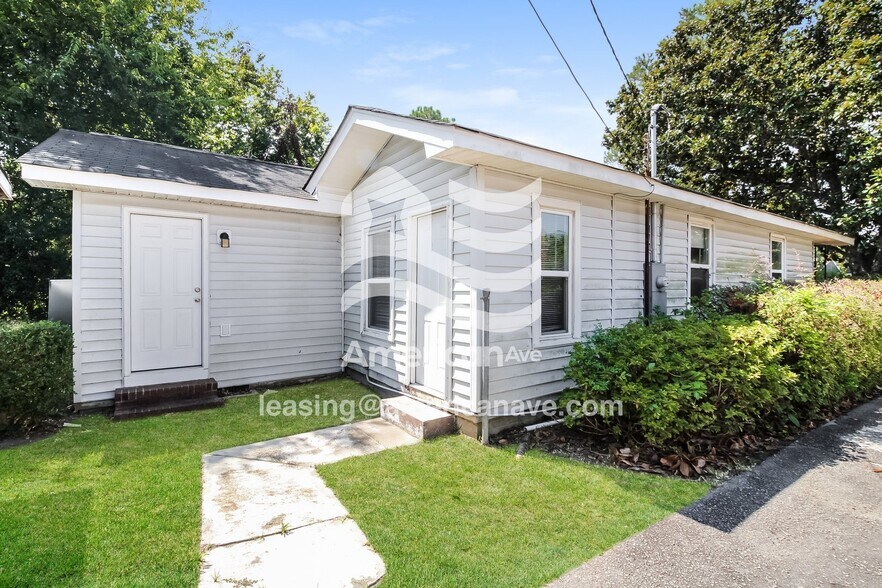 Building Photo - 30 Burdock Cir