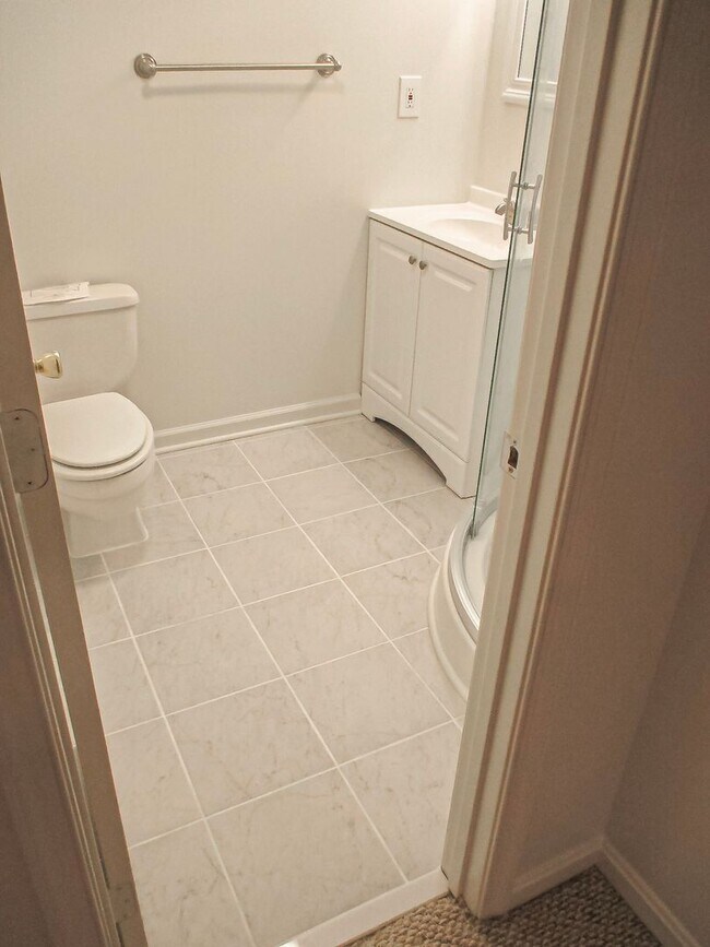 Building Photo - Ideal 3 Bedroom 2 Bath Colonial Just Over ...