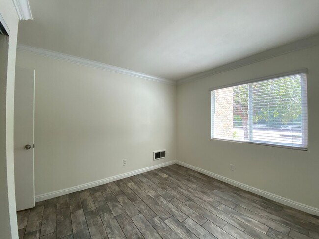 Building Photo - 2bed/2bath home in Mission Park Community!