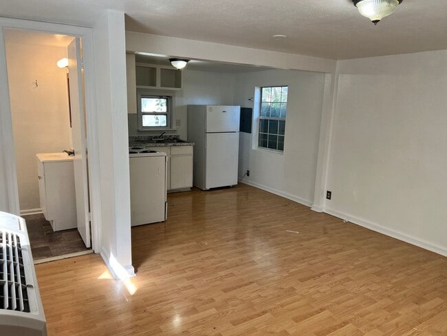 Building Photo - Beautiful Cottage Studio
