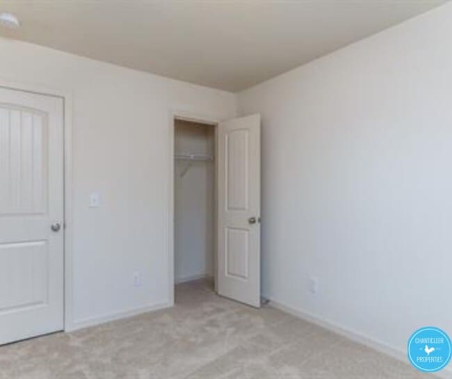 Building Photo - 882 Saratoga Dr