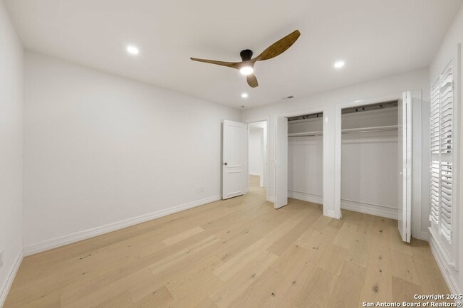 Building Photo - 7815 Broadway St