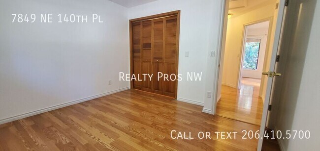 Building Photo - 7849 NE 140th Pl