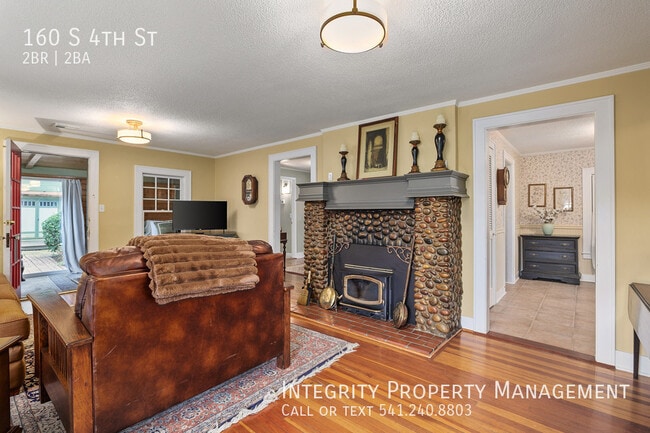 Building Photo - 160 S 4th St