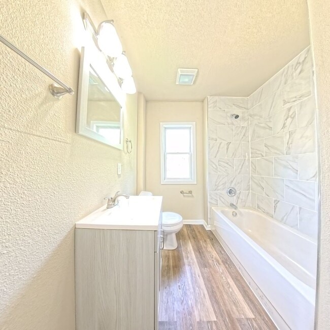 Building Photo - Updated 6 bedroom 2 bathroom home
