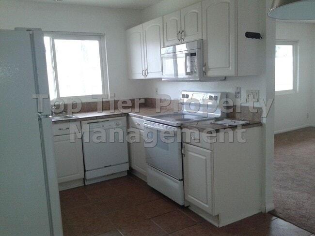 Building Photo - ***Gated Complex - 2 bed / 2 bath Condo in El Cajon - Available 02/10***