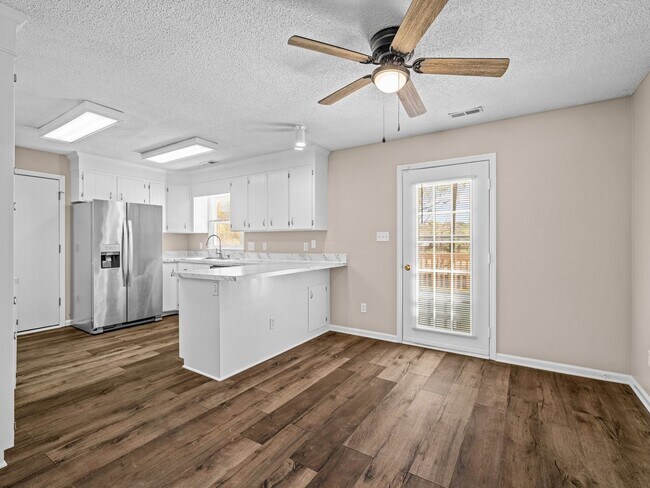 Building Photo - Willow Springs Home