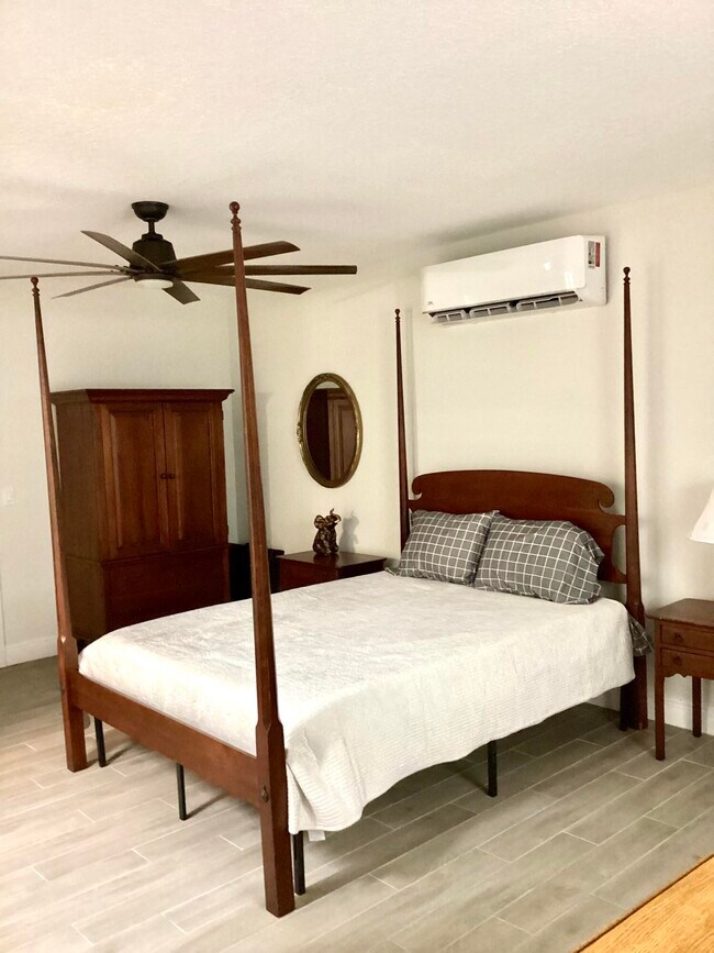 Building Photo - 23 Highland Dr SW