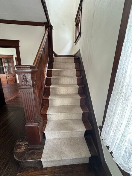 Building Photo - 83 Shethar St