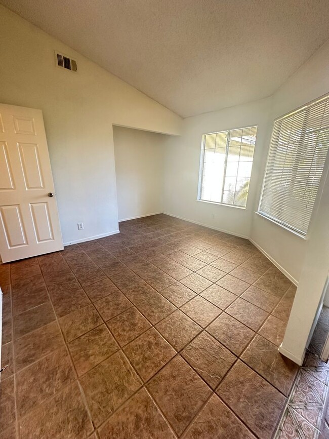 Building Photo - Spacious Rancho Vista Home With RV Access